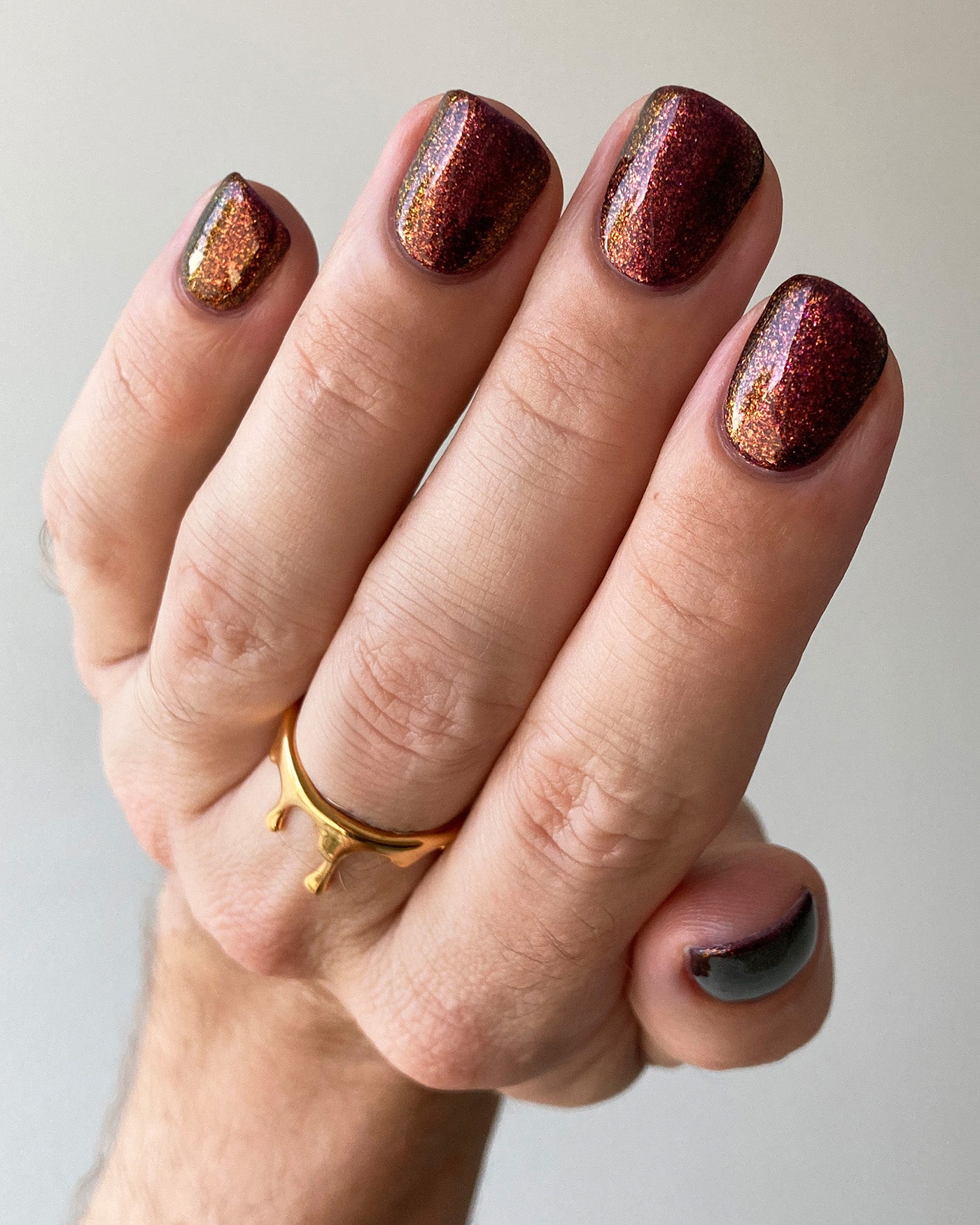Manicure Monday: A Real Show Copper – OPI GelColor Lovers